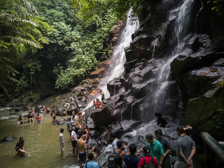 Kanto Lampo Waterfall